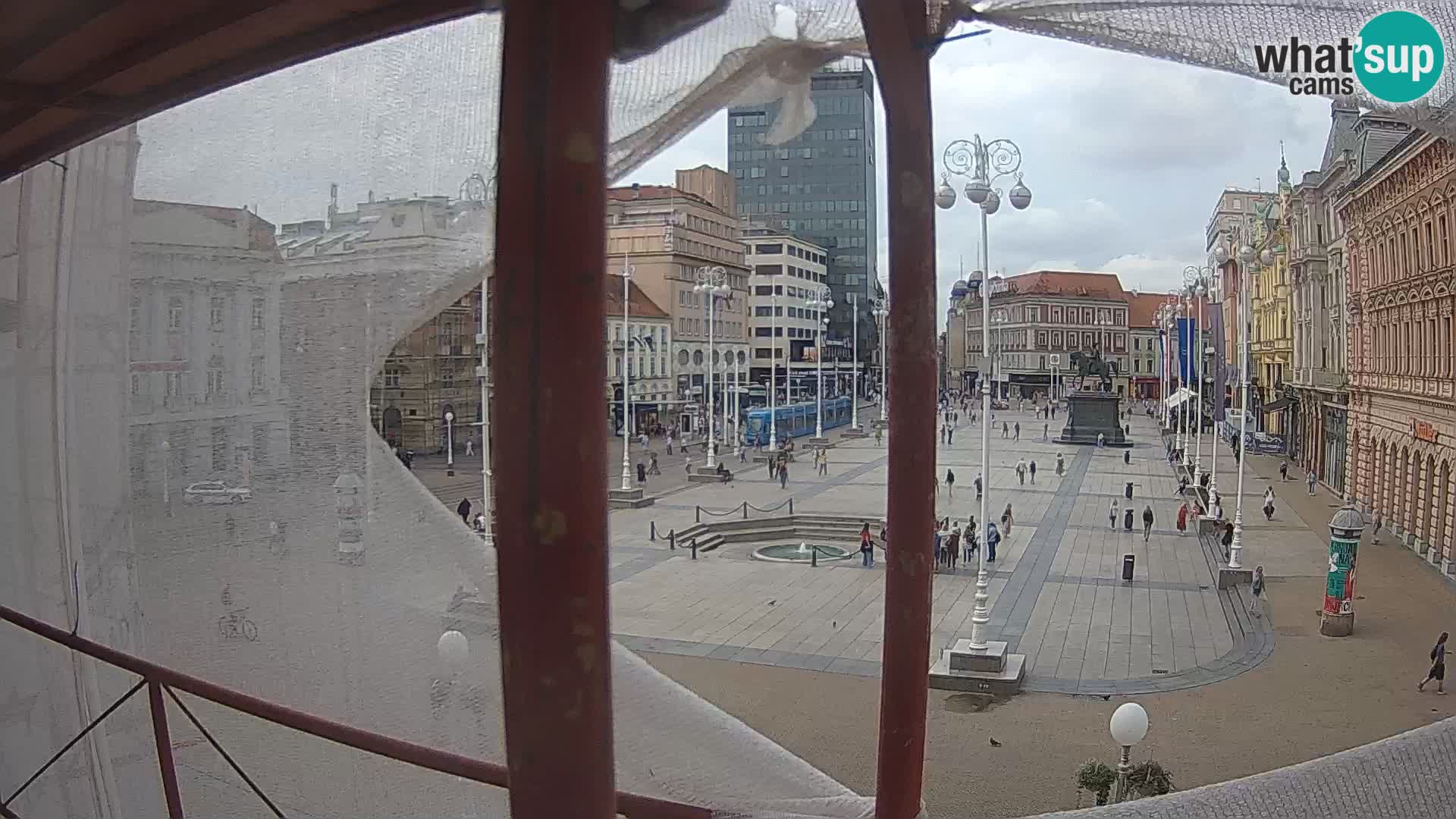Zagreb Live Webcam – Bana Jelačić square