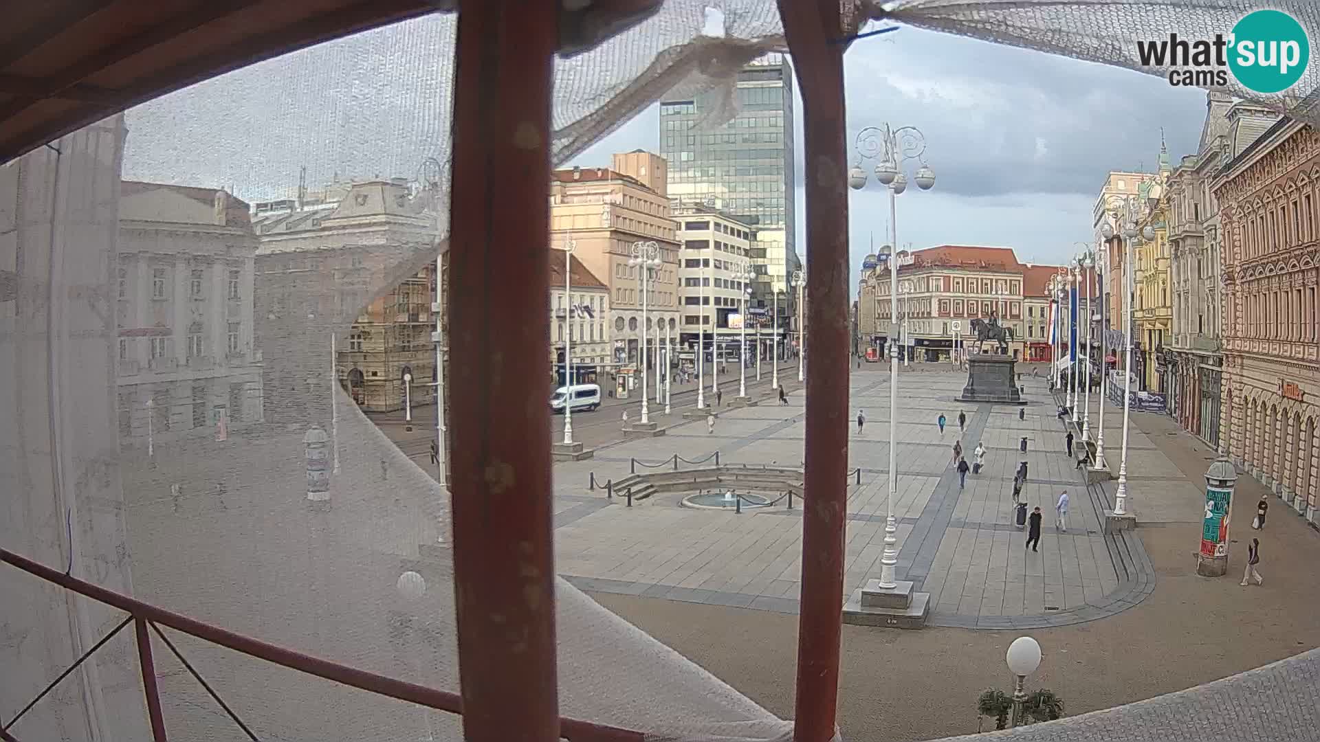 Zagreb Live Webcam – Bana Jelačić square