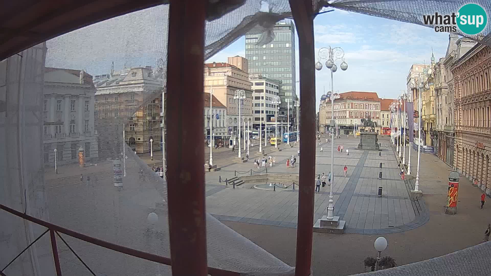 Zagreb spletna kamera trg Bana Jelačića
