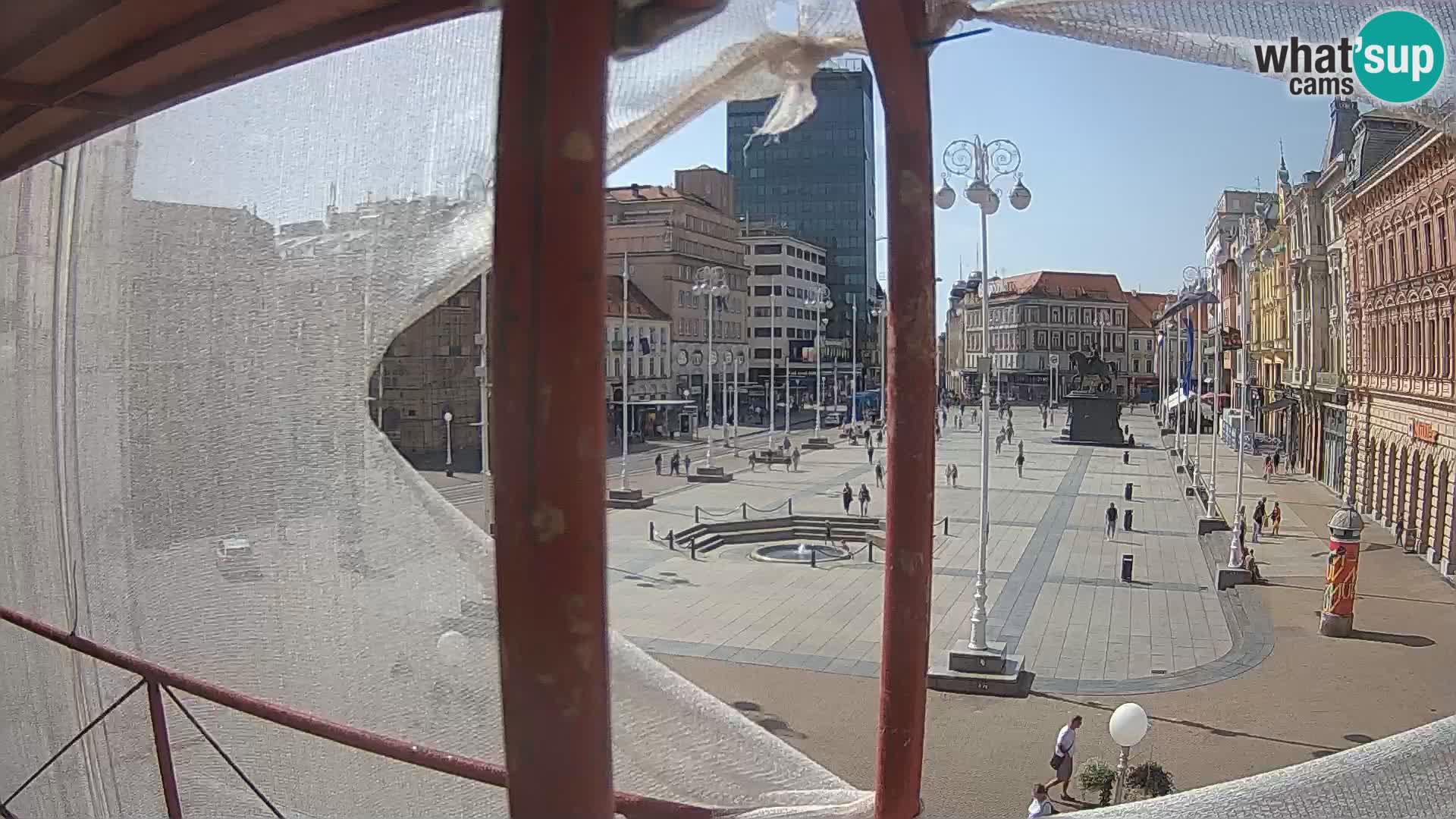 Zagreb Live Webcam – Bana Jelačić square