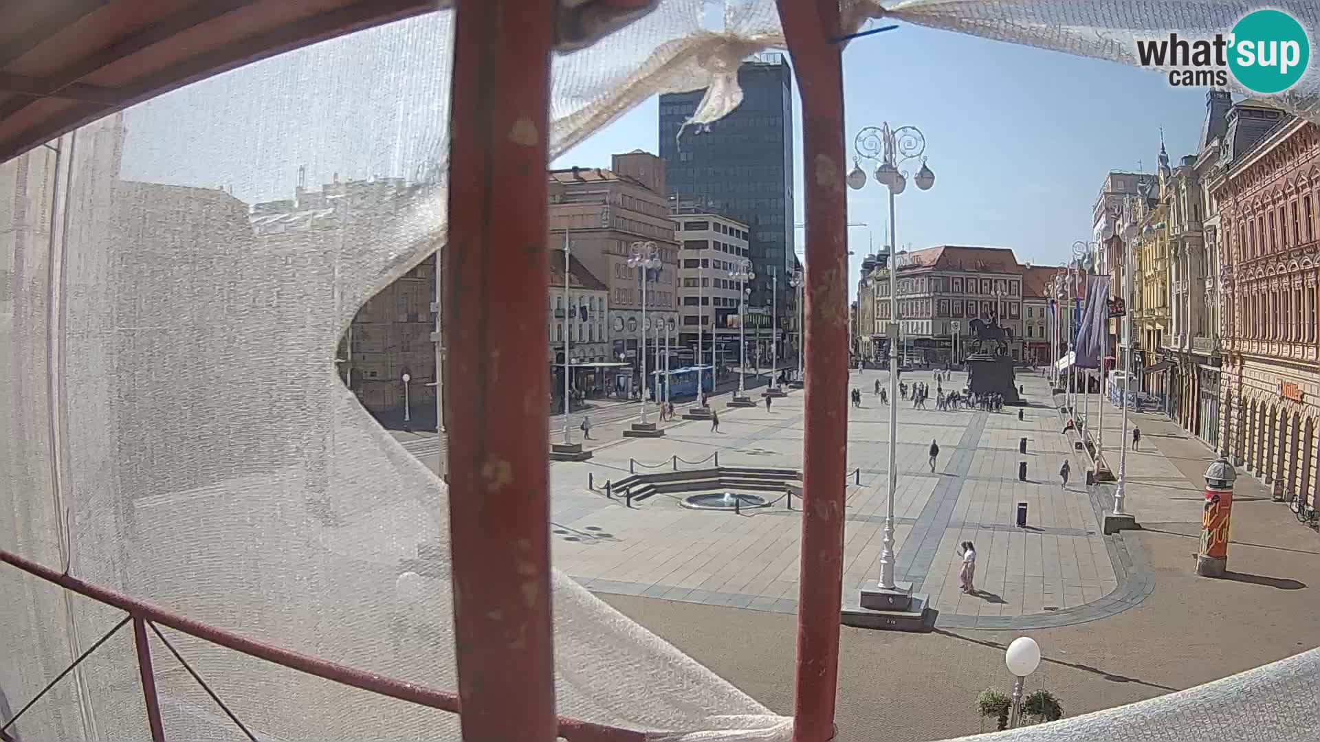 Zagreb Live Webcam – Bana Jelačić square