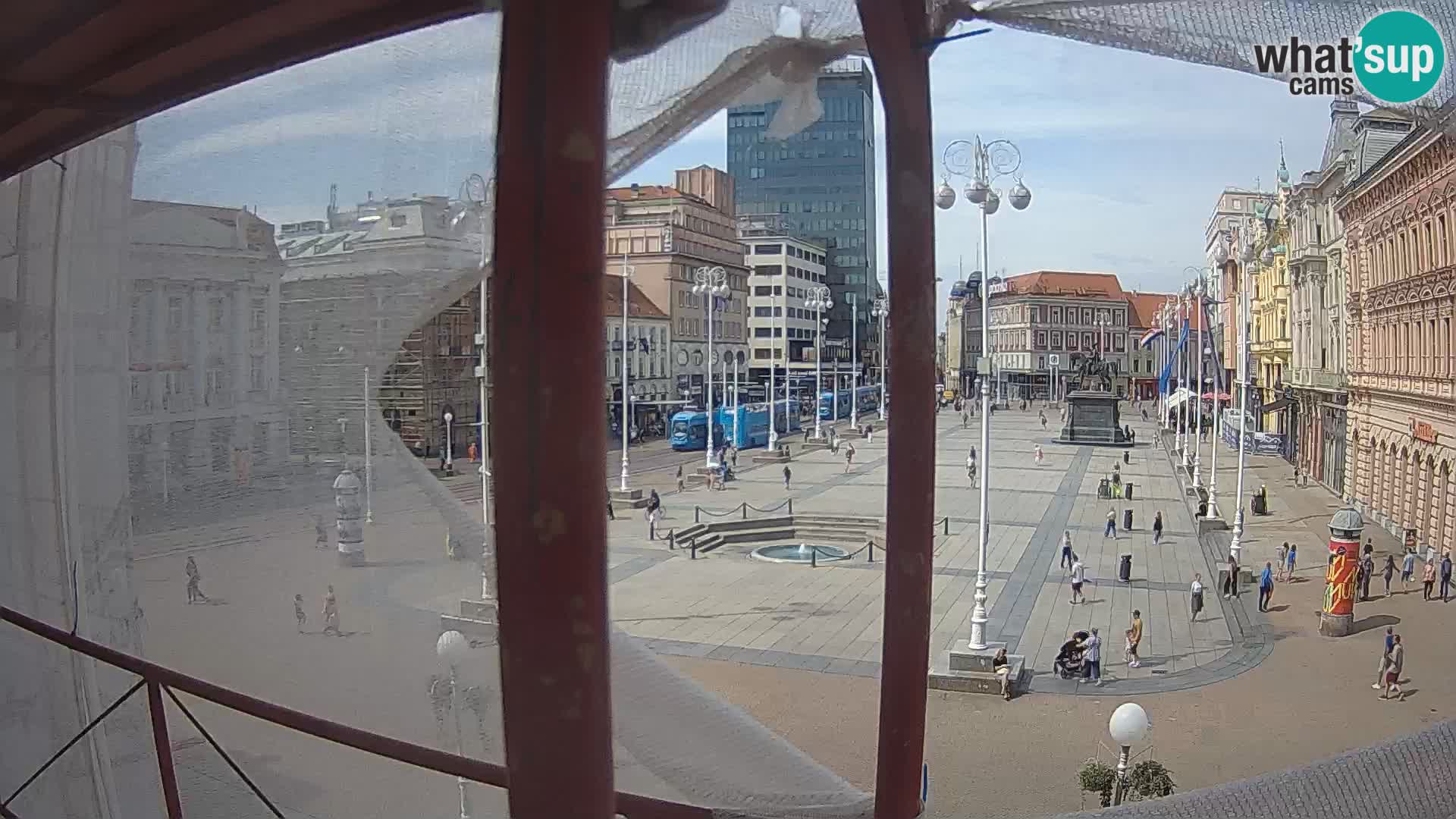 Zagreb spletna kamera trg Bana Jelačića