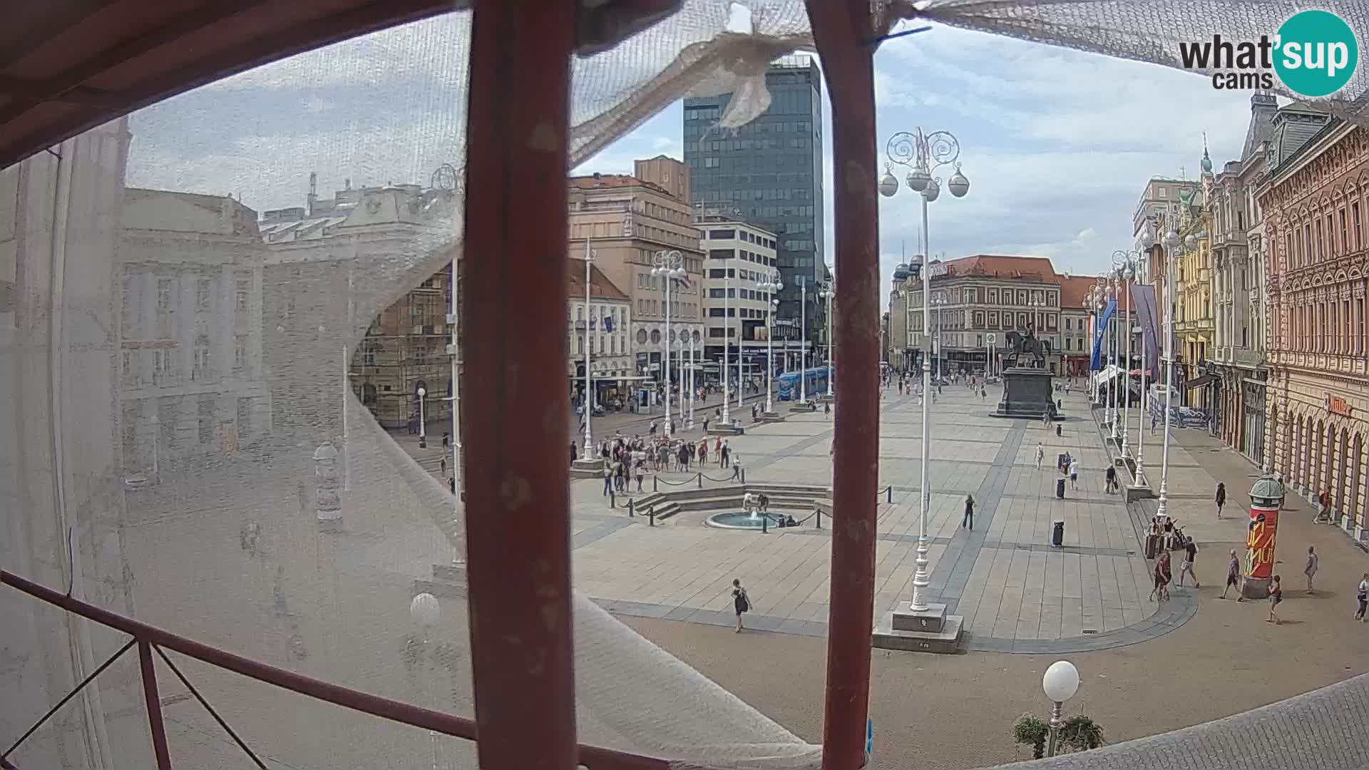 Zagreb spletna kamera trg Bana Jelačića