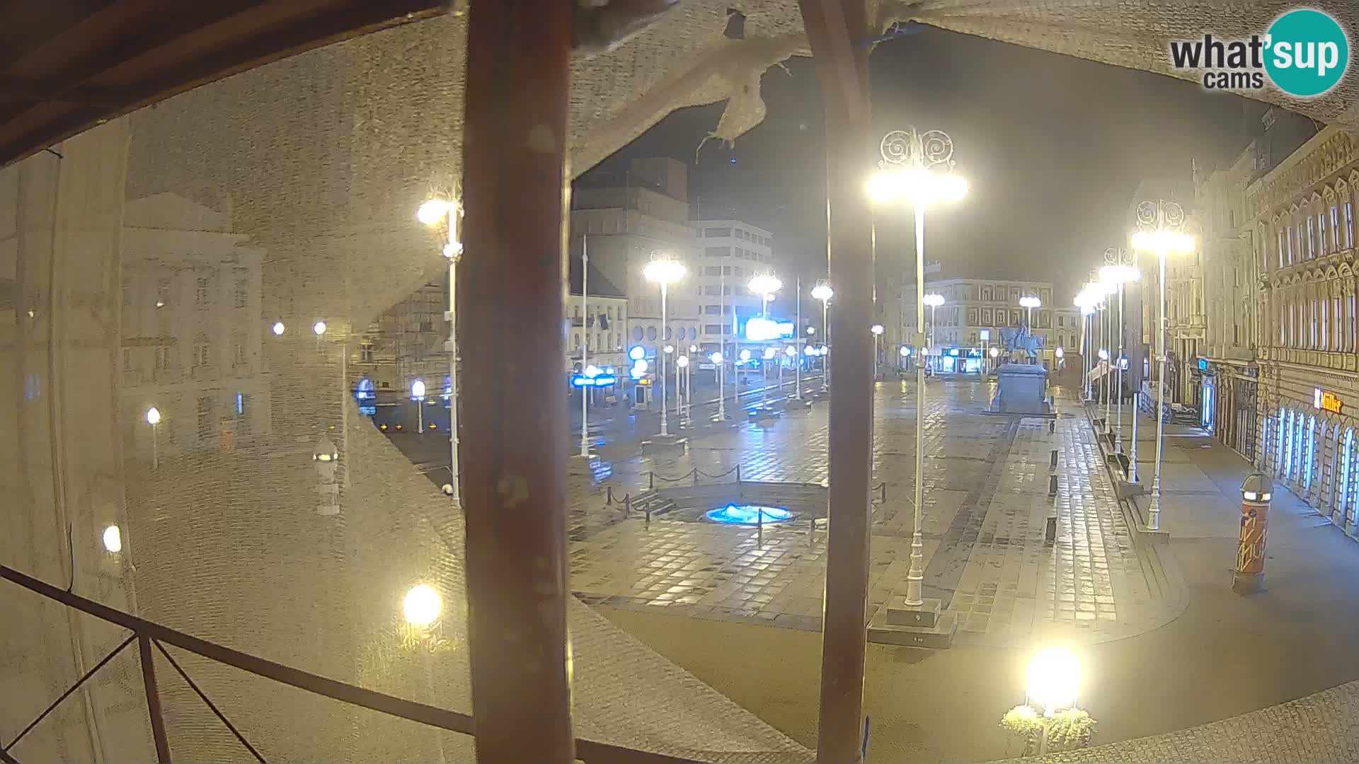 Zagreb spletna kamera trg Bana Jelačića