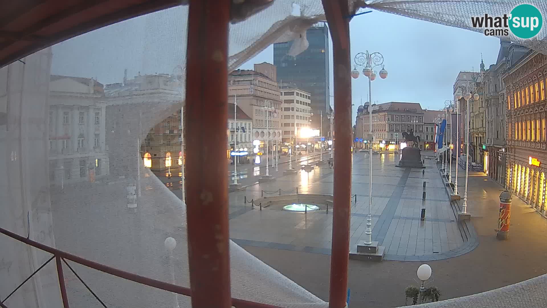 Zagreb Live Webcam – Bana Jelačić square
