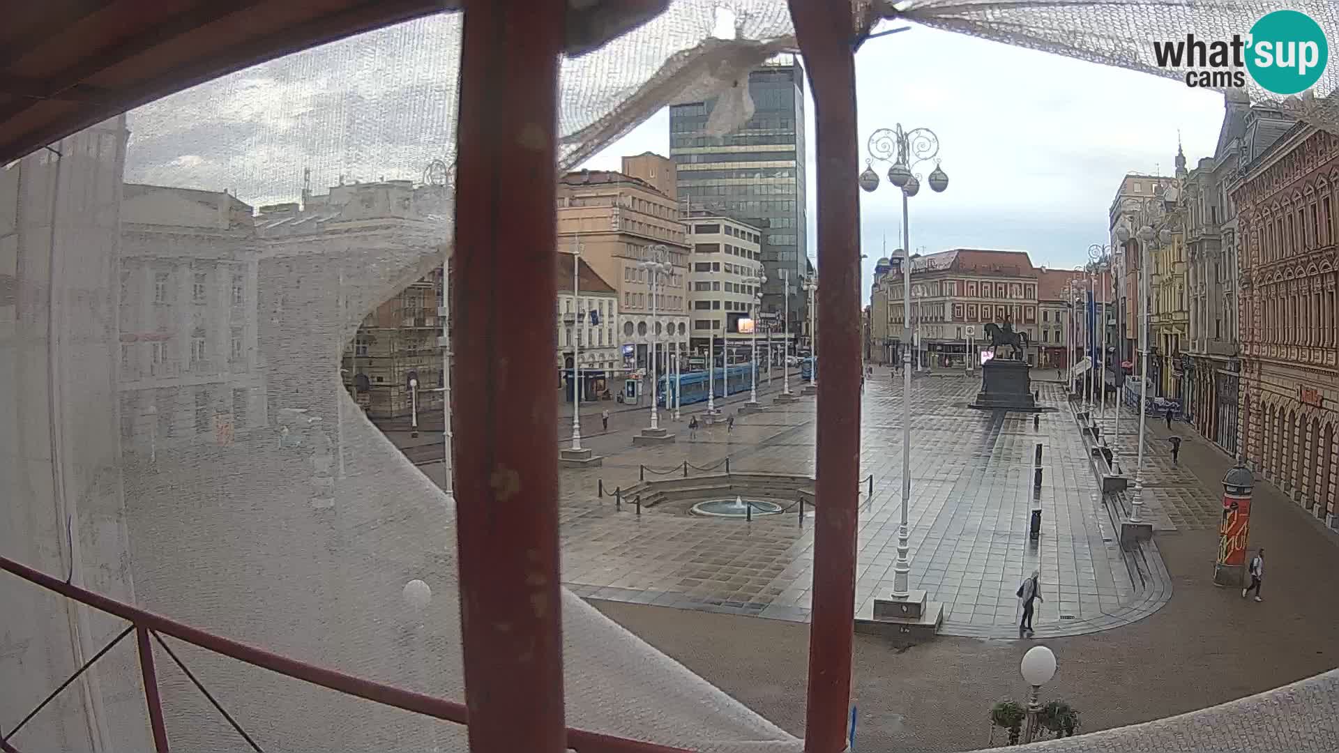 Zagreb spletna kamera trg Bana Jelačića