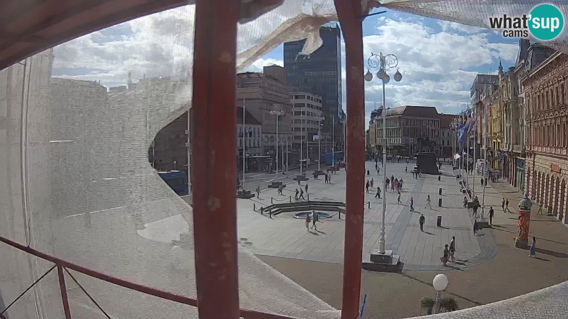 Zagreb spletna kamera trg Bana Jelačića