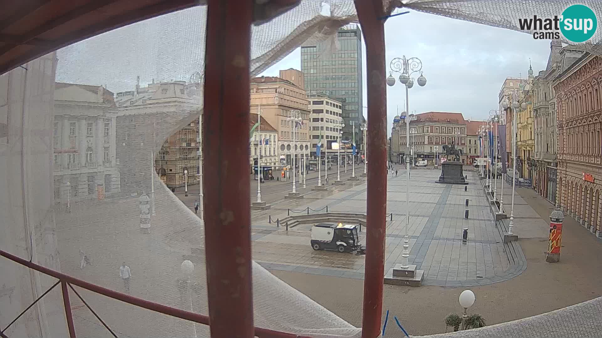 Zagreb Live Webcam – Bana Jelačić square