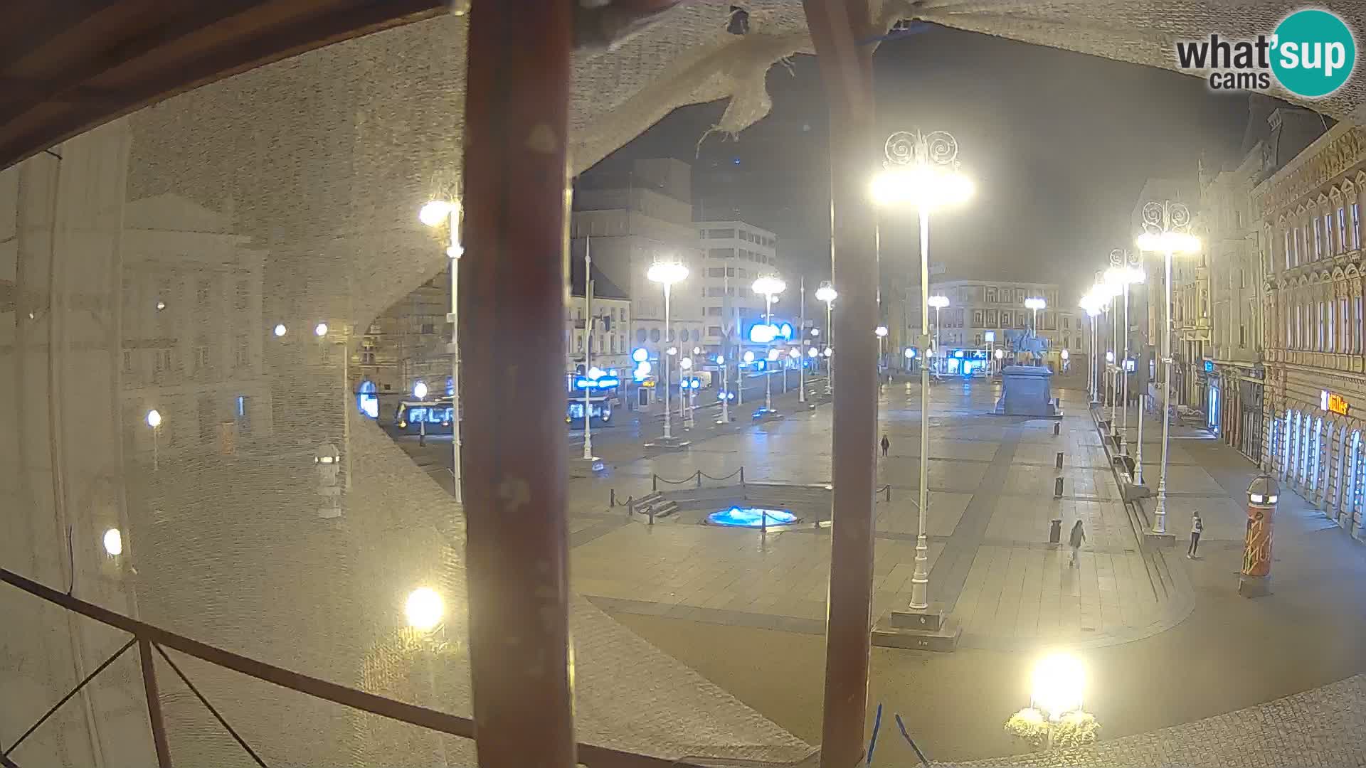 Zagreb spletna kamera trg Bana Jelačića