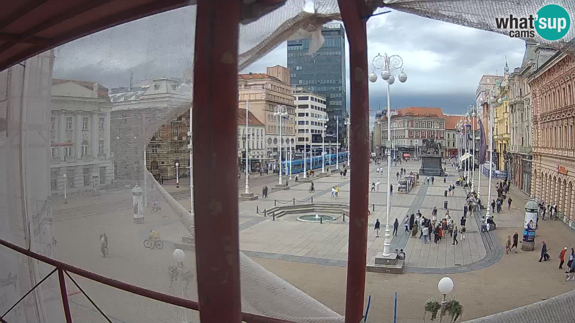 Zagreb Live Webcam – Bana Jelačić square