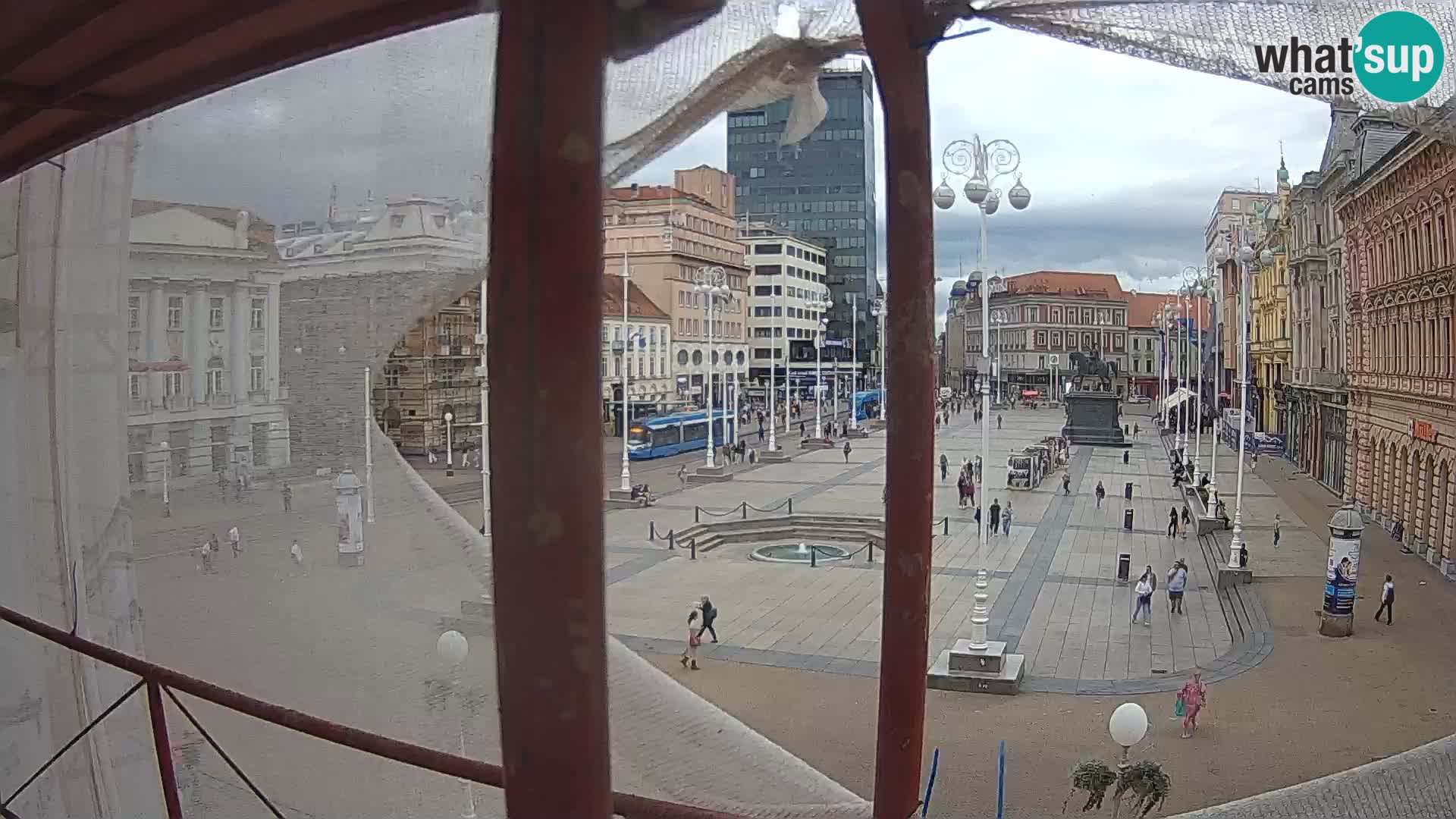 Zagreb Live Webcam – Bana Jelačić square