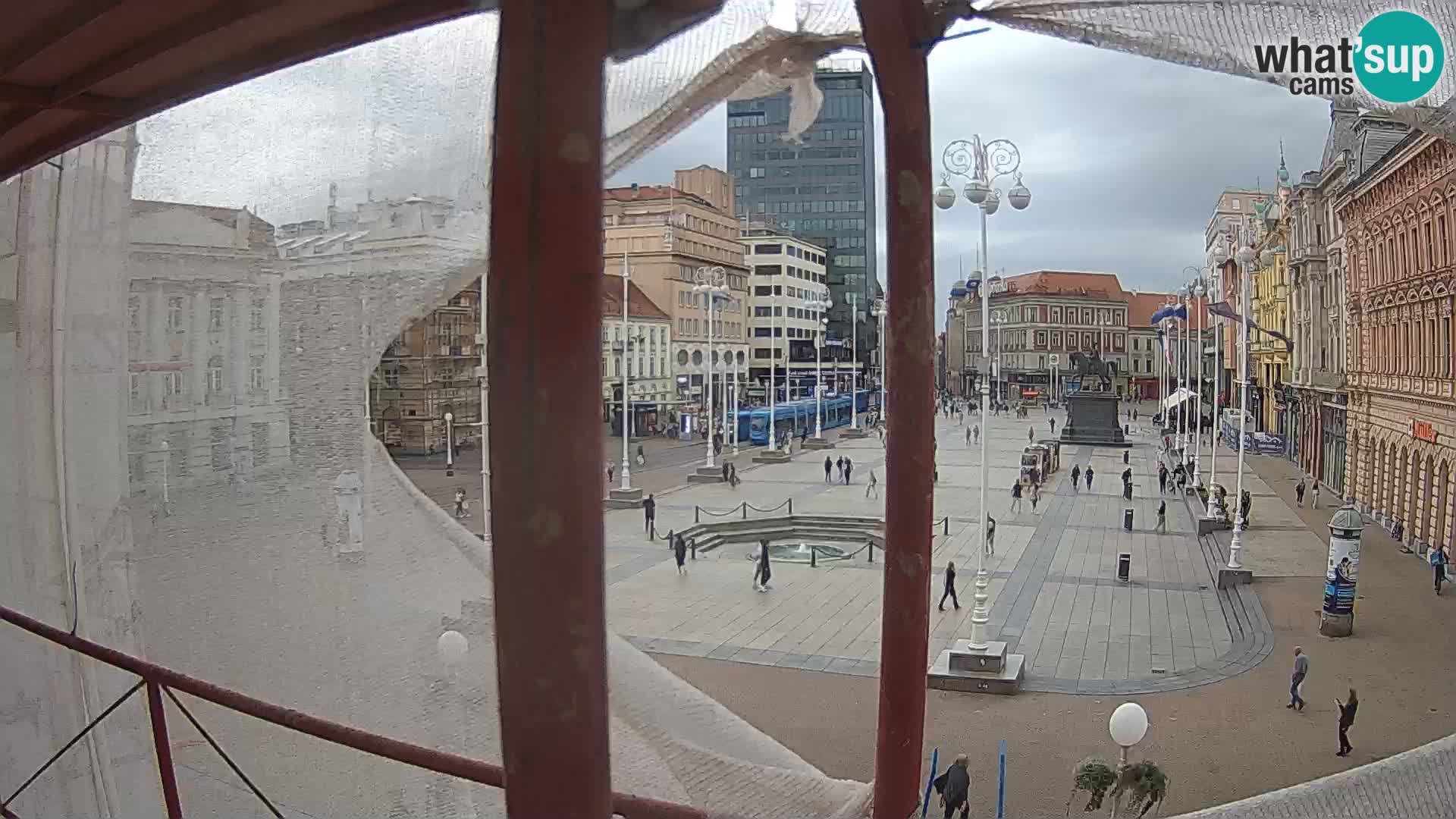 Zagreb spletna kamera trg Bana Jelačića