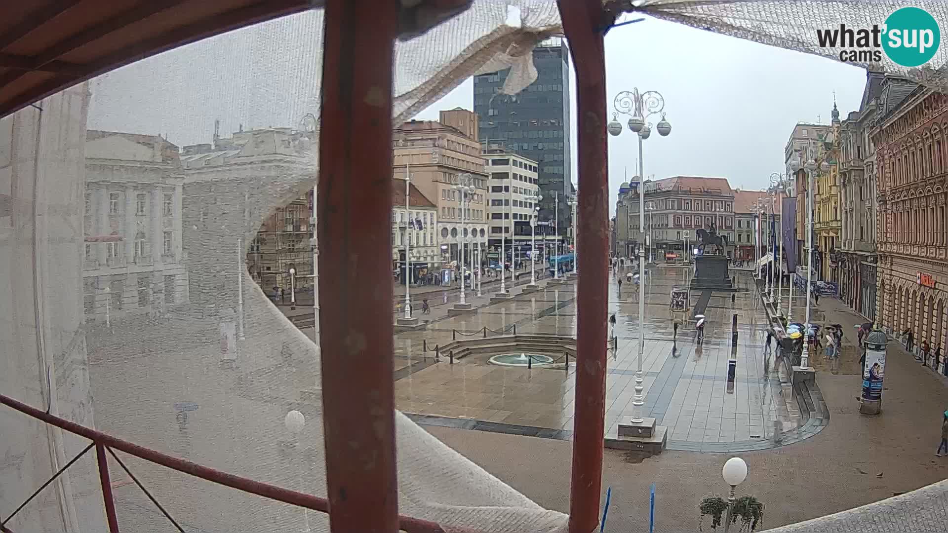Zagreb Live Webcam – Bana Jelačić square