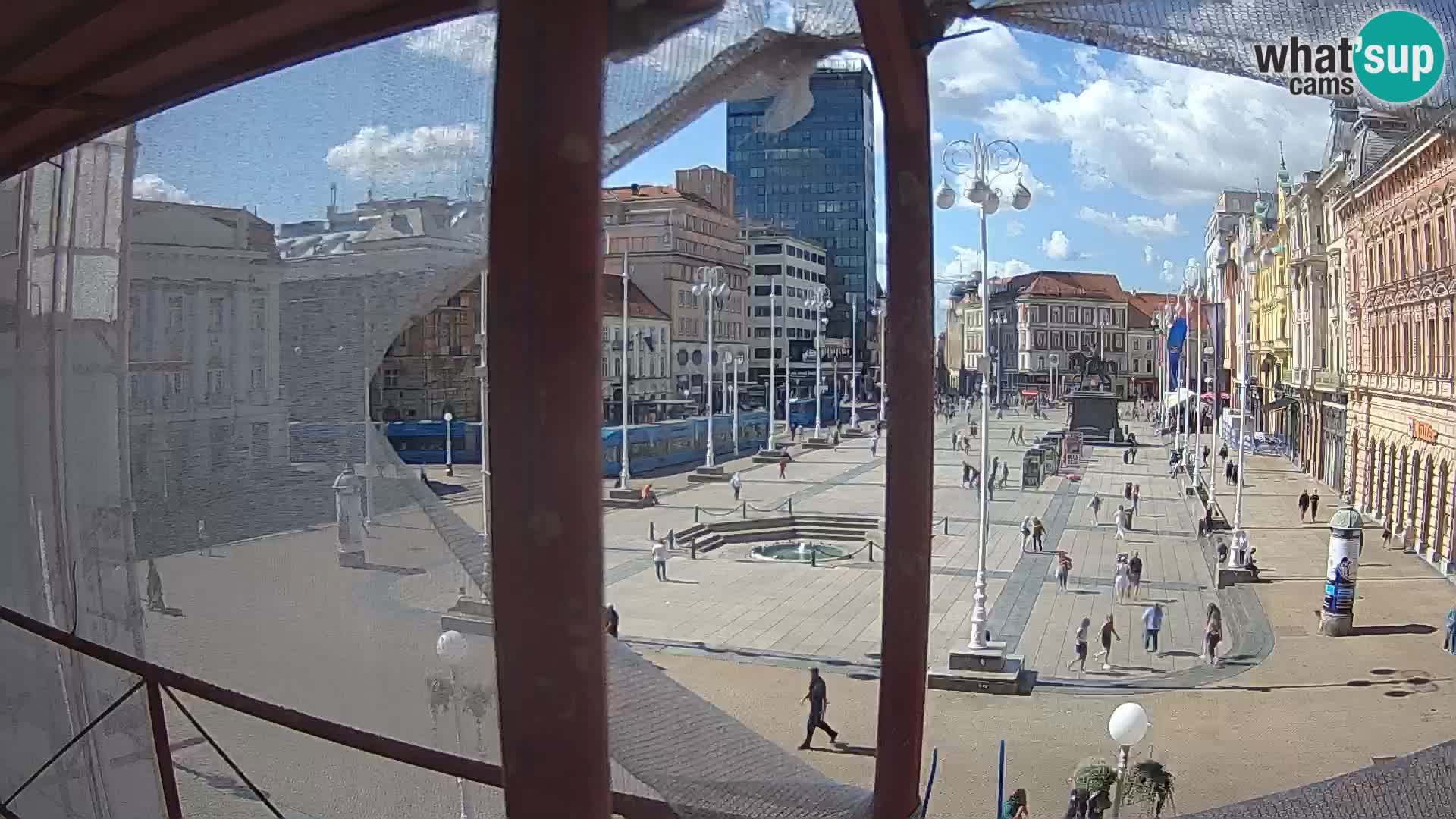 Zagreb spletna kamera trg Bana Jelačića
