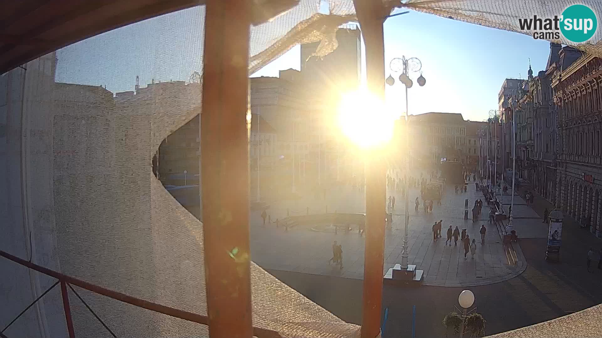 Zagreb Live Webcam – Bana Jelačić square