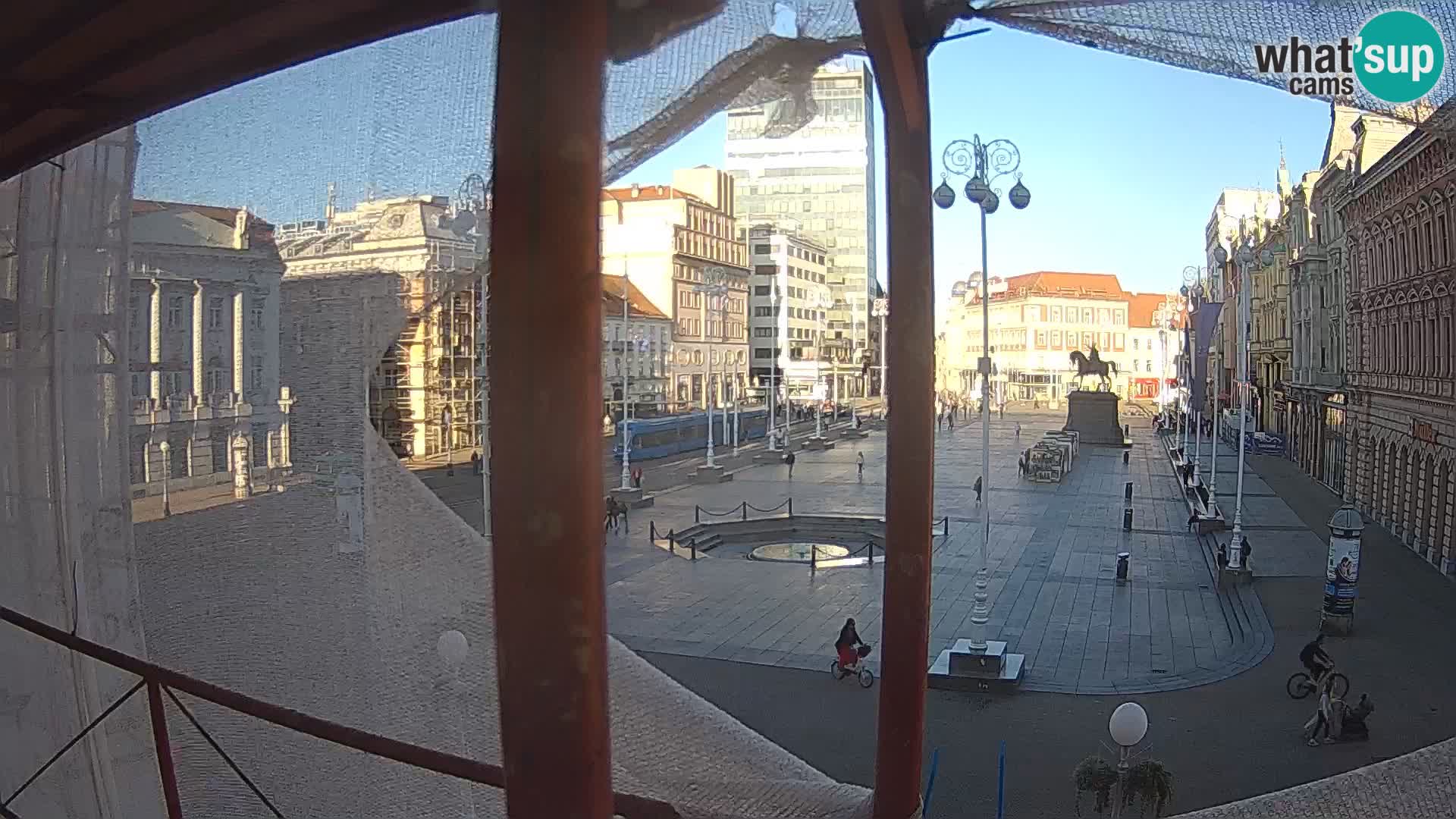 Zagreb Live Webcam – Bana Jelačić square