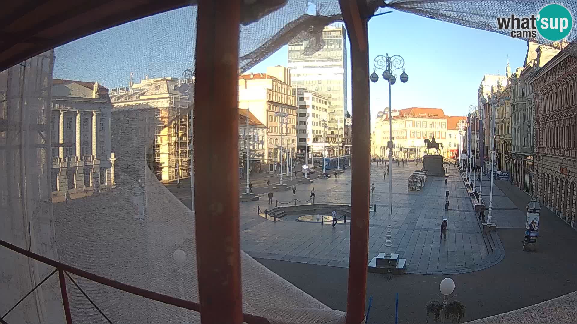 Zagreb Live Webcam – Bana Jelačić square