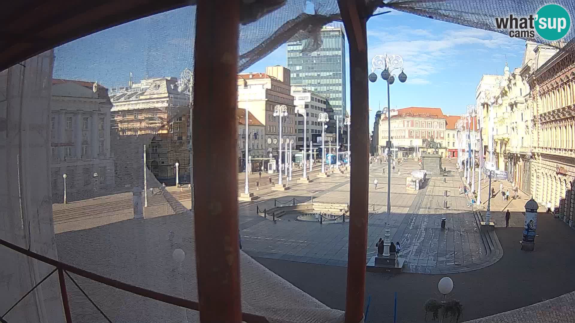 Zagreb Live Webcam – Bana Jelačić square