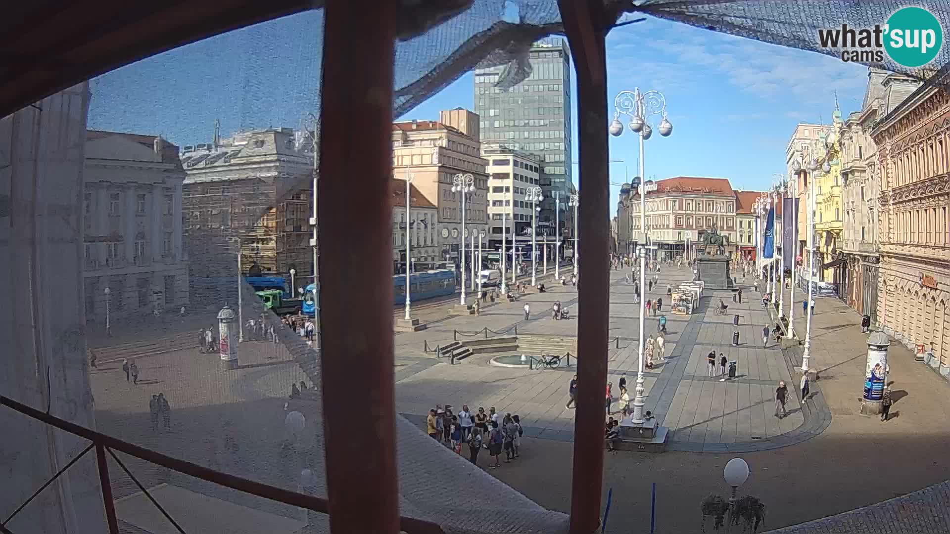 Zagreb Live Webcam – Bana Jelačić square