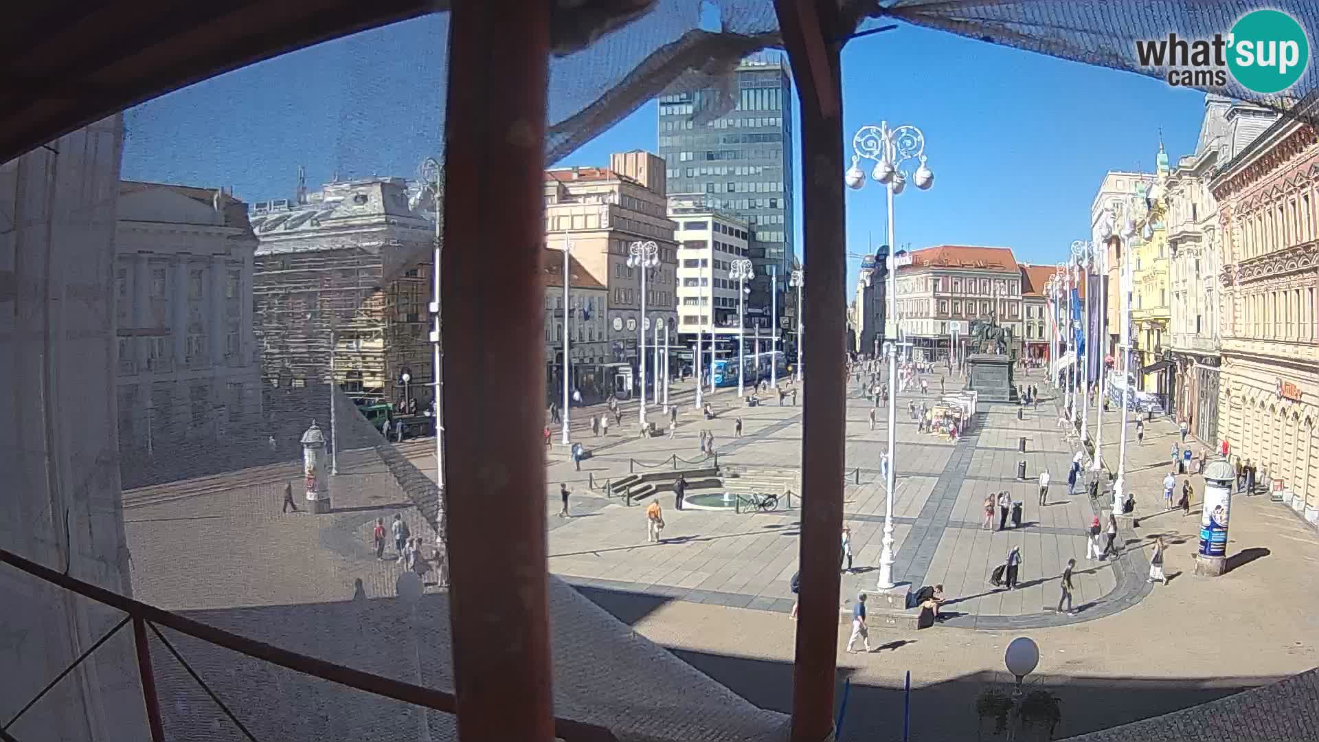 Zagreb Live Webcam – Bana Jelačić square