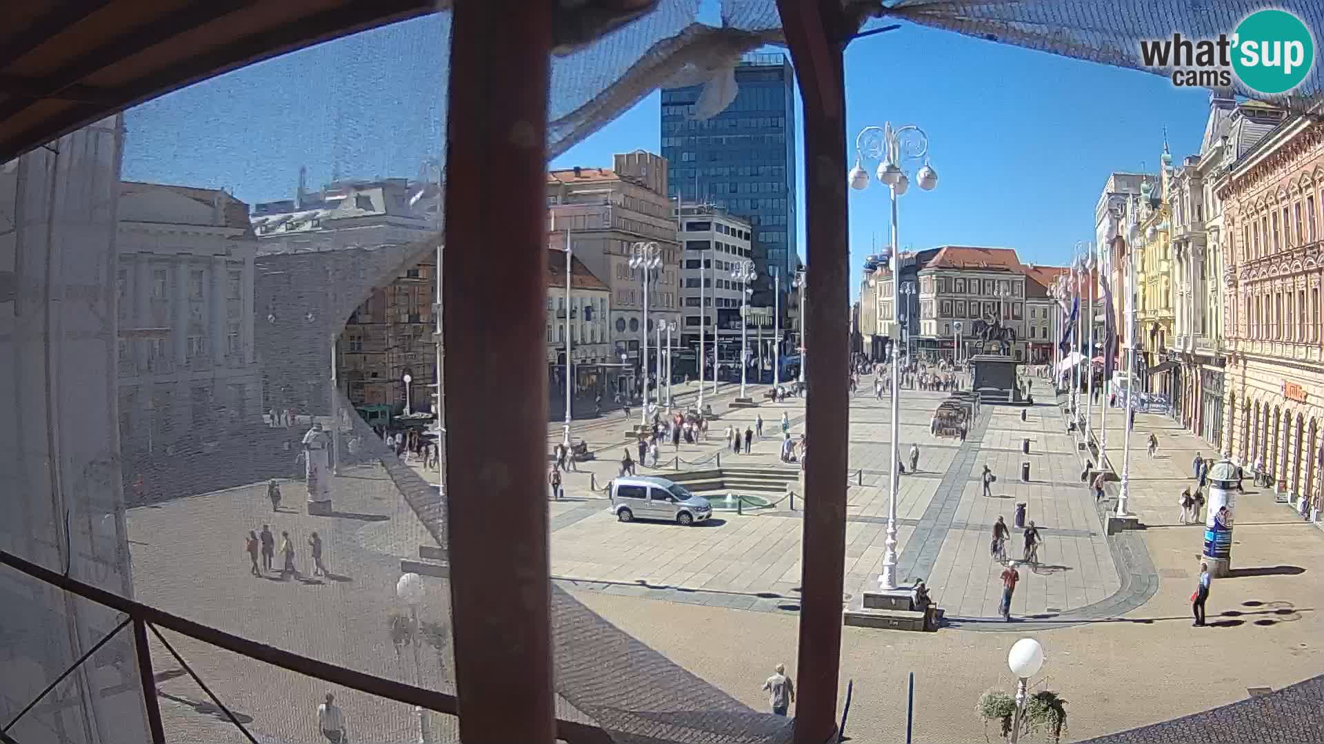 Zagreb Live Webcam – Bana Jelačić square