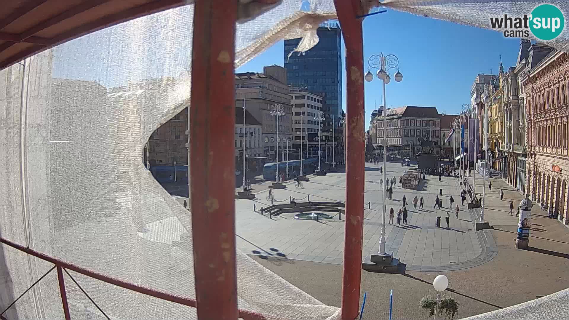 Zagreb spletna kamera trg Bana Jelačića
