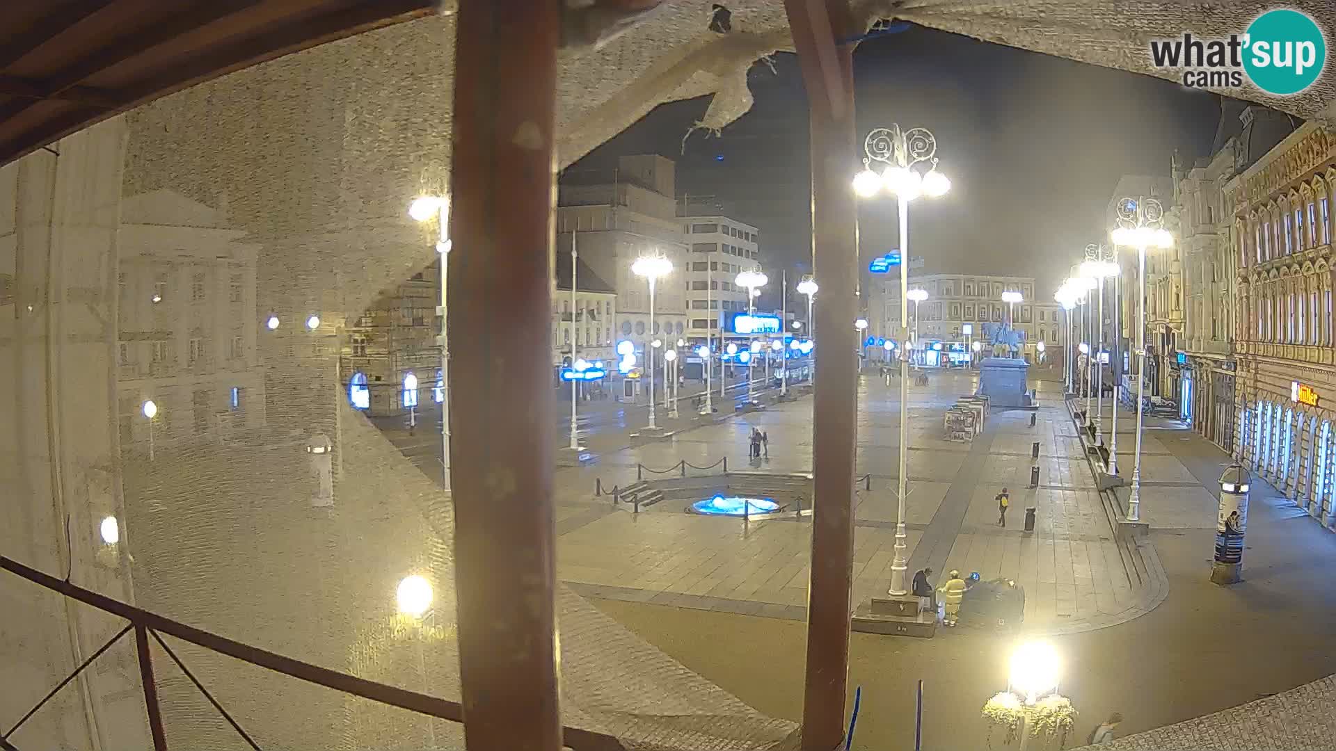 Zagreb spletna kamera trg Bana Jelačića