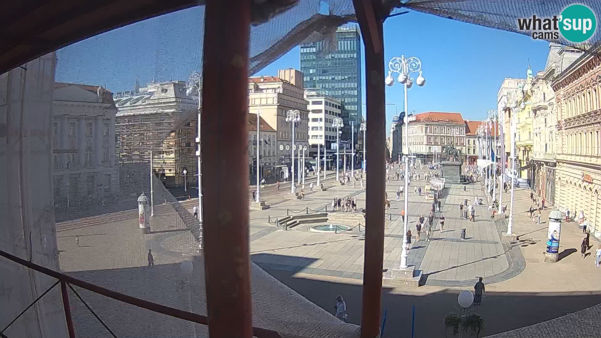 Zagreb spletna kamera trg Bana Jelačića