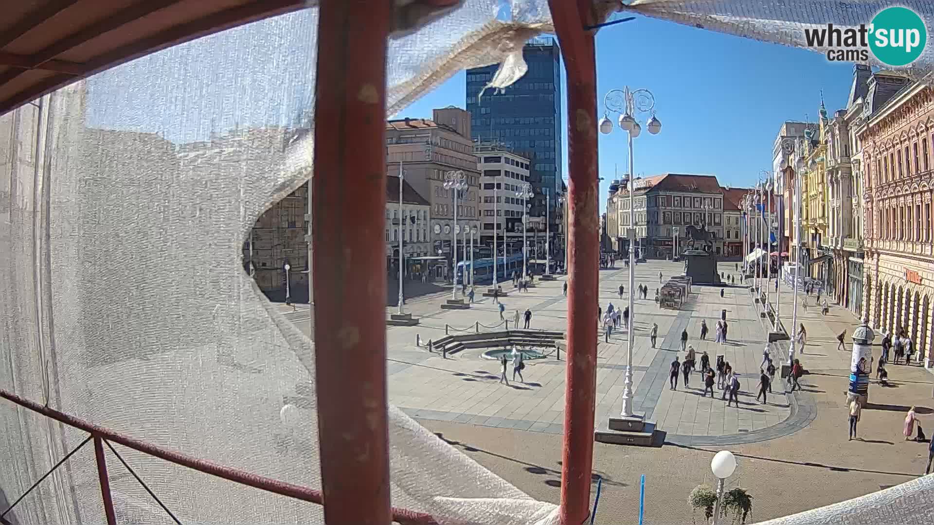 Zagreb Live Webcam – Bana Jelačić square