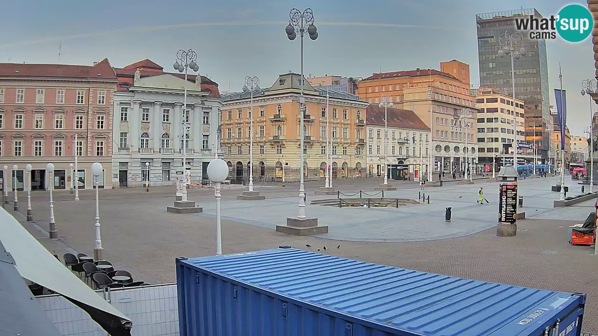 Zagreb Live Webcam – Bana Jelačić square