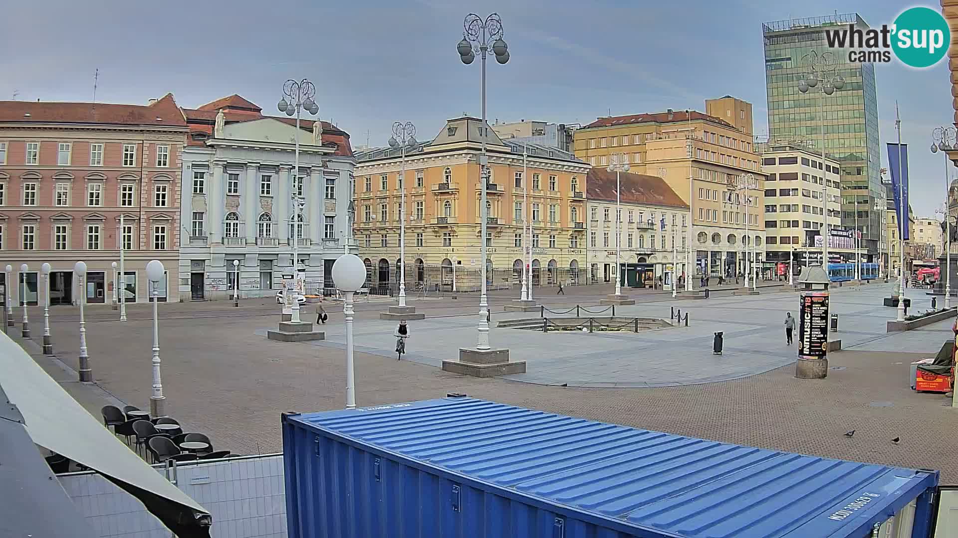 Zagreb spletna kamera trg Bana Jelačića