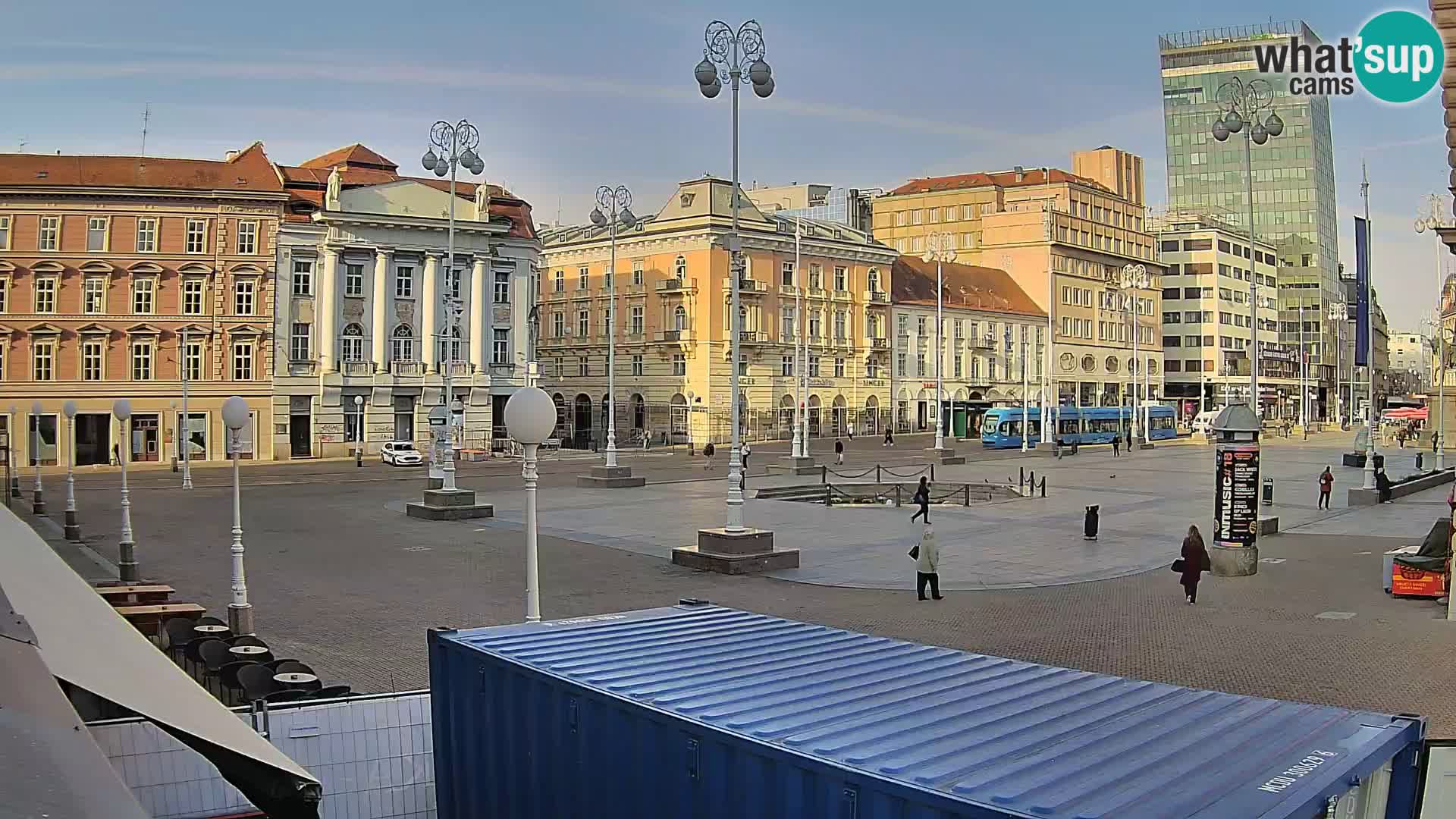 Zagreb Live Webcam – Bana Jelačić square