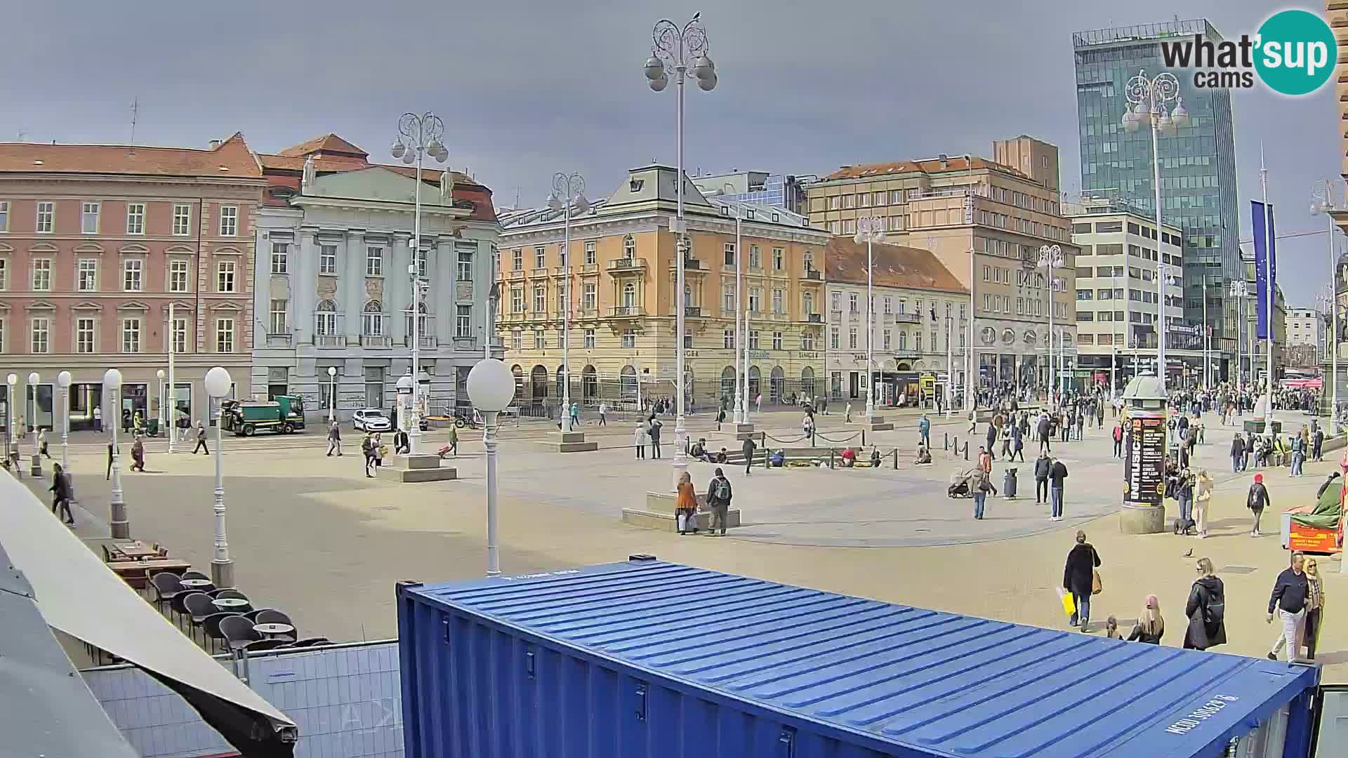 Zagreb spletna kamera trg Bana Jelačića