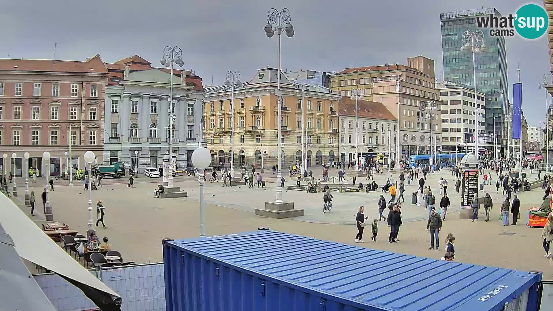 Zagreb spletna kamera trg Bana Jelačića