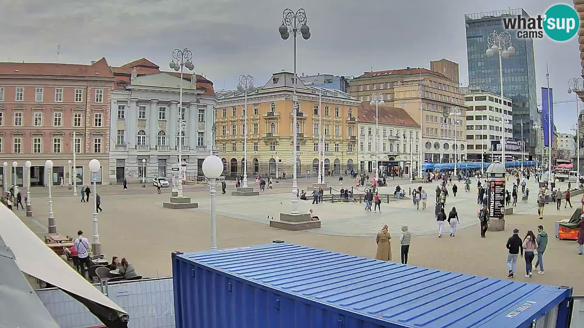 Zagreb spletna kamera trg Bana Jelačića