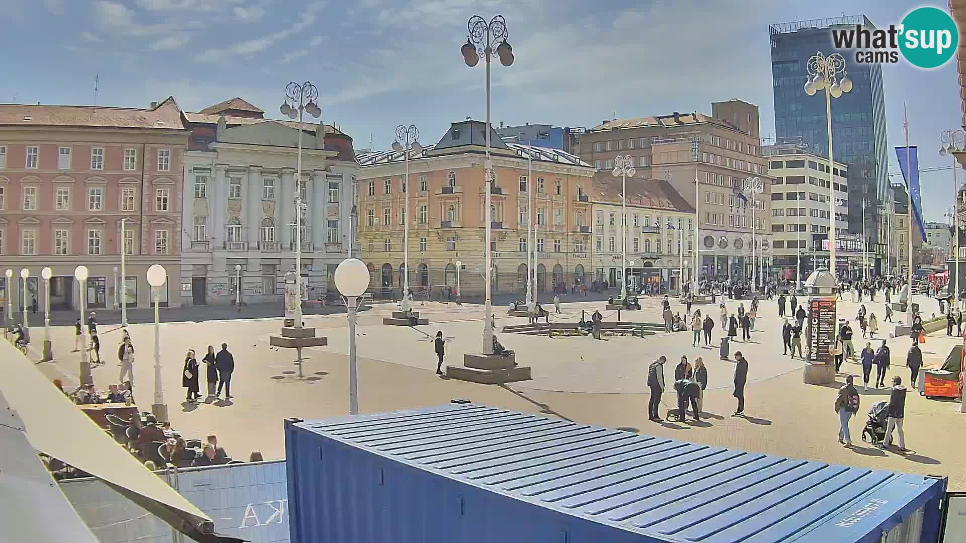 Zagreb spletna kamera trg Bana Jelačića