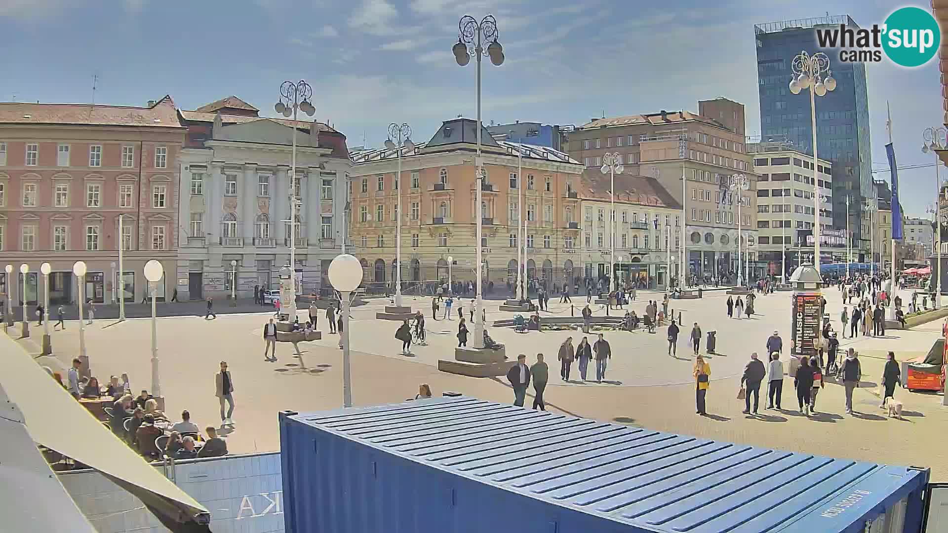 Zagreb spletna kamera trg Bana Jelačića