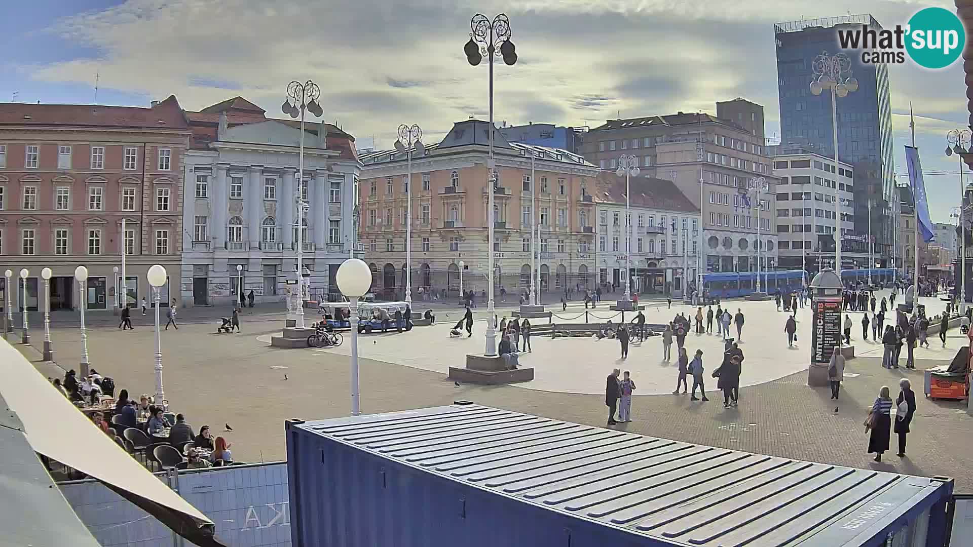 Zagreb Live Webcam – Bana Jelačić square