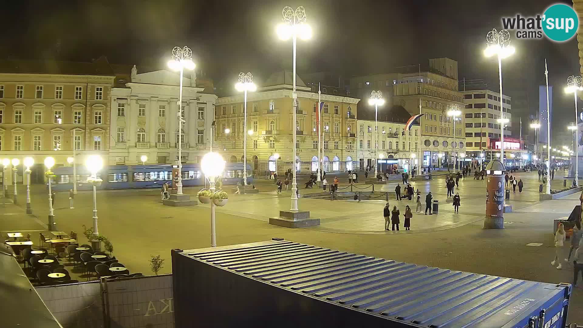 Zagreb spletna kamera trg Bana Jelačića