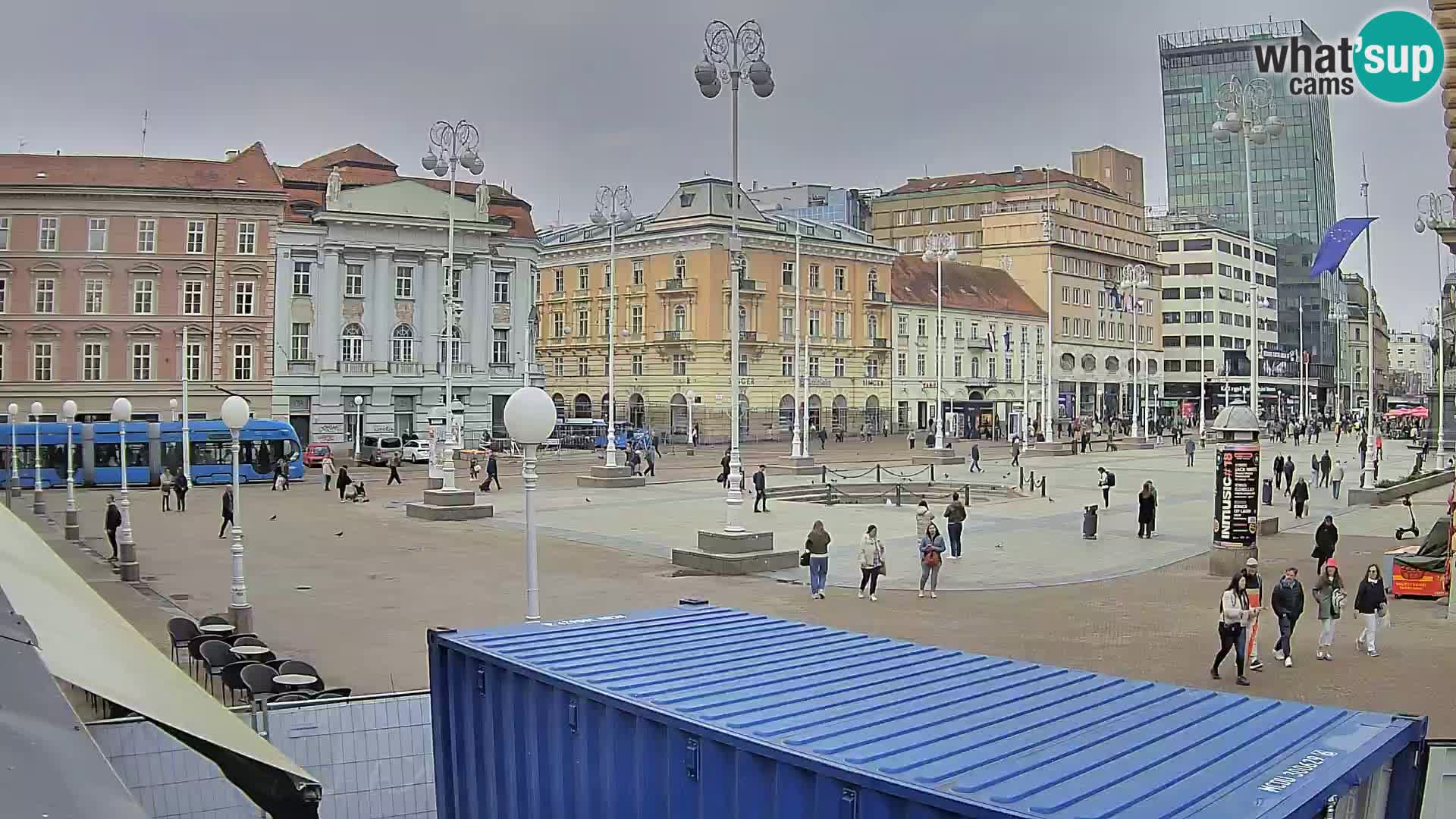 Zagreb spletna kamera trg Bana Jelačića