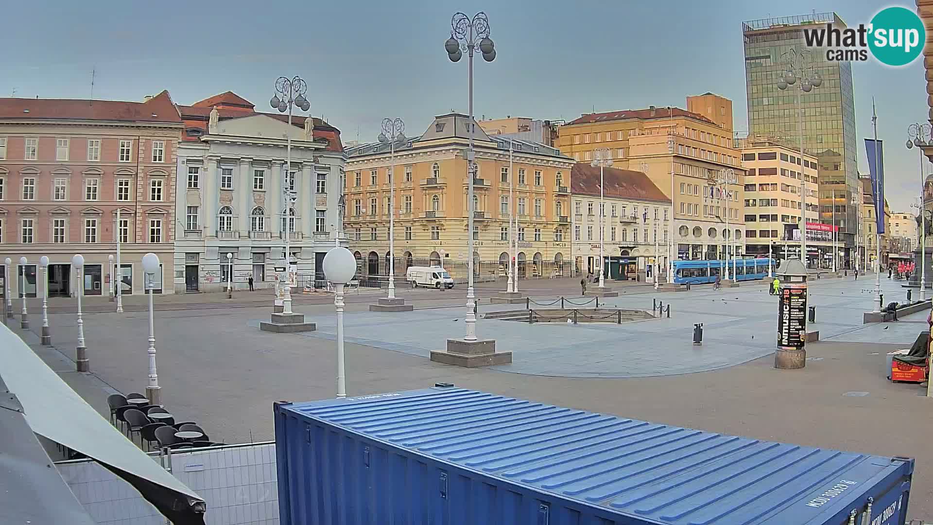Zagreb Live Webcam – Bana Jelačić square