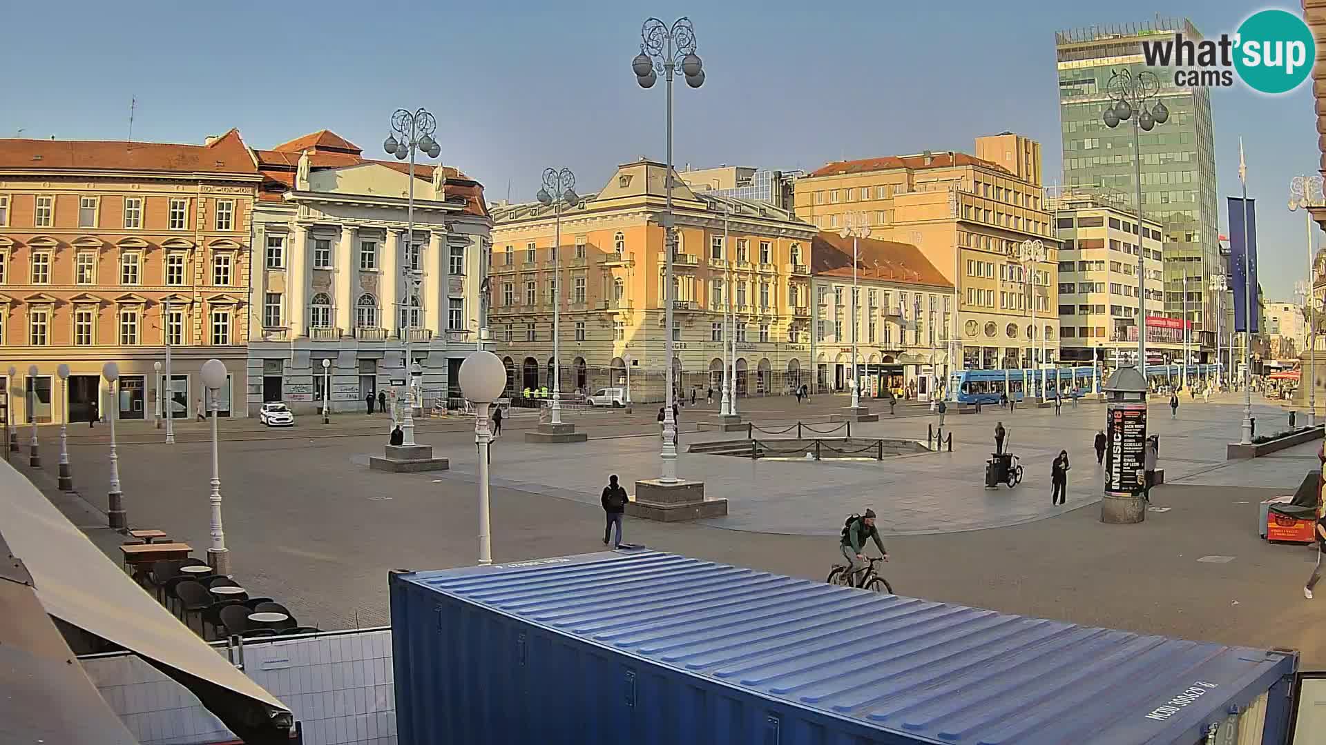 Zagreb Live Webcam – Bana Jelačić square