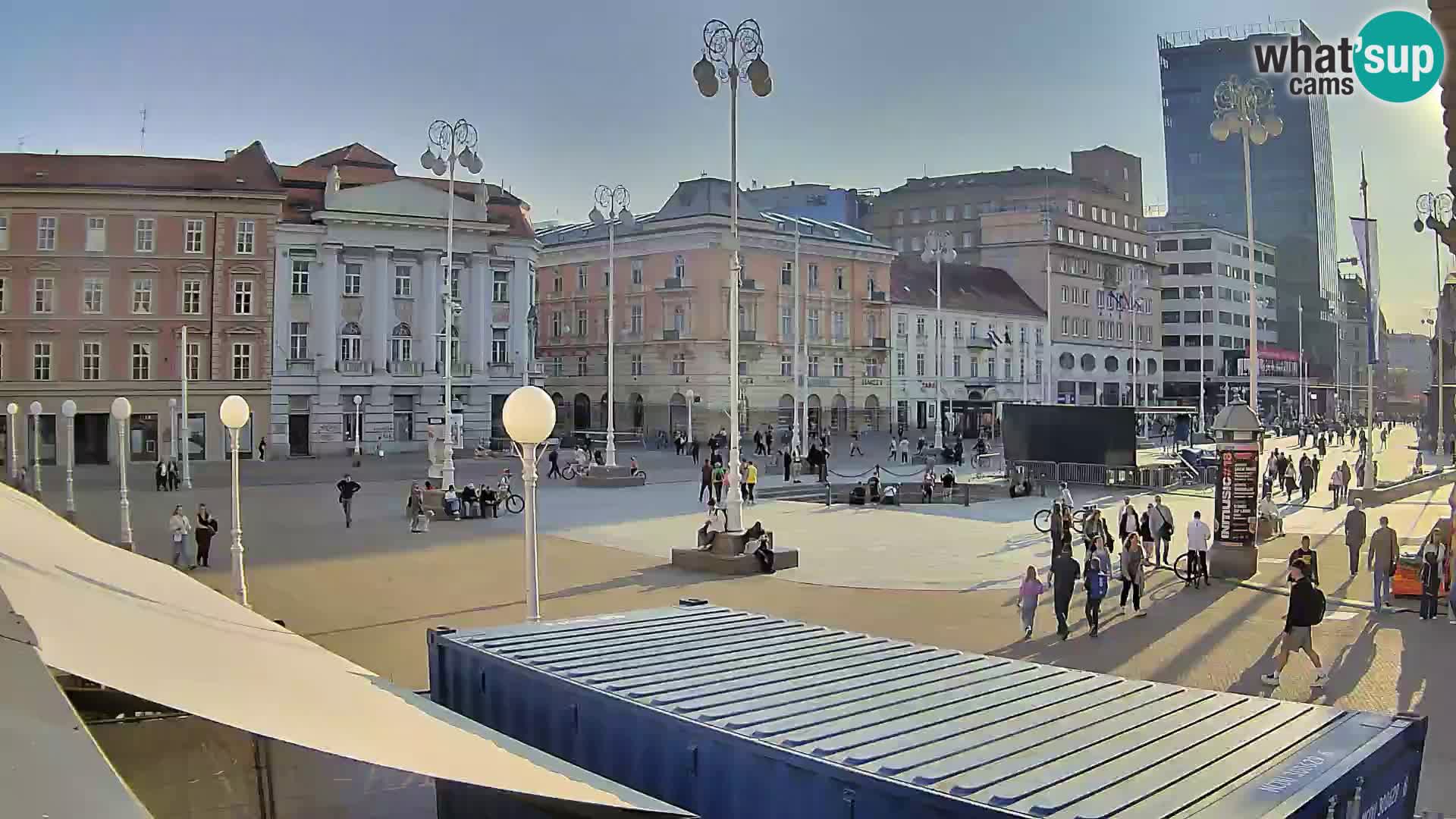 Zagreb Live Webcam – Bana Jelačić square