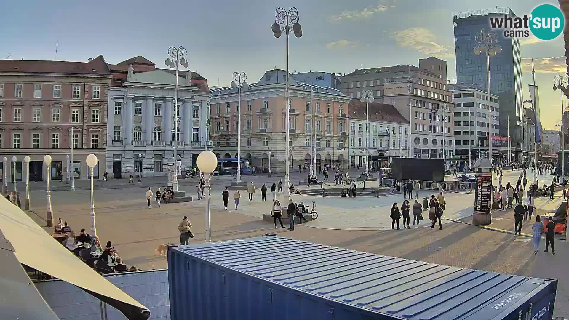 Zagreb Live Webcam – Bana Jelačić square