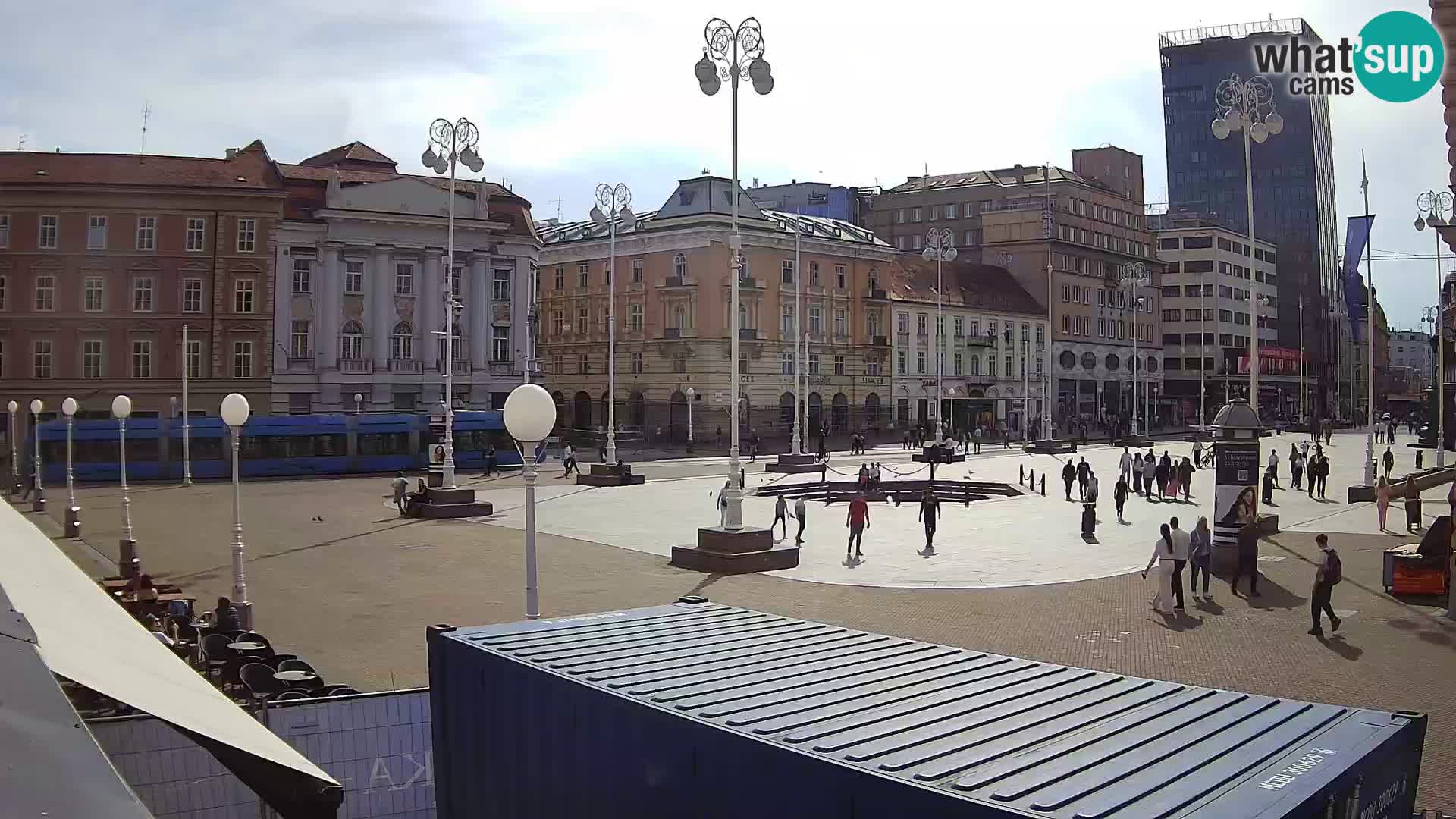 Zagreb spletna kamera trg Bana Jelačića