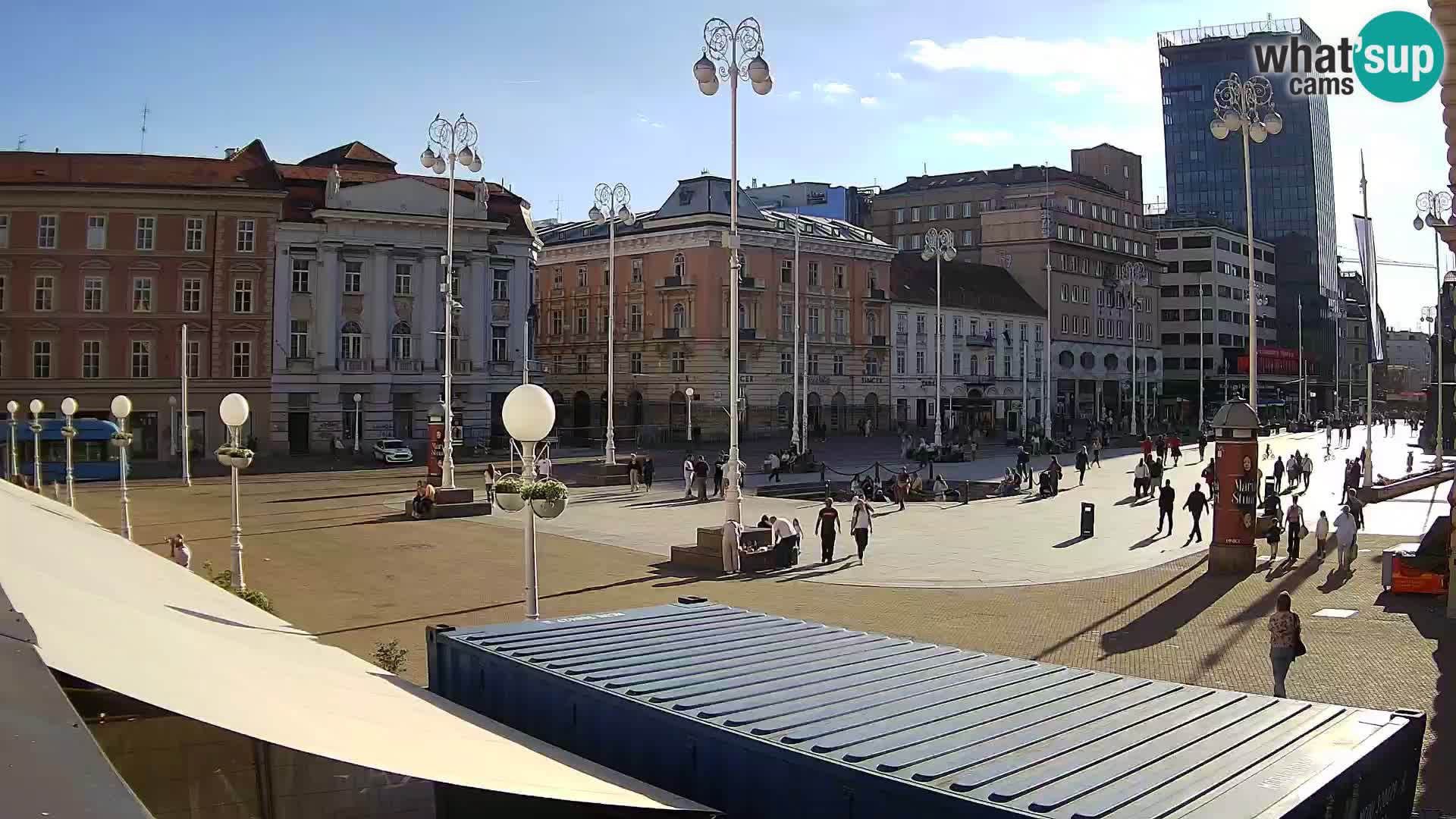 Zagreb spletna kamera trg Bana Jelačića