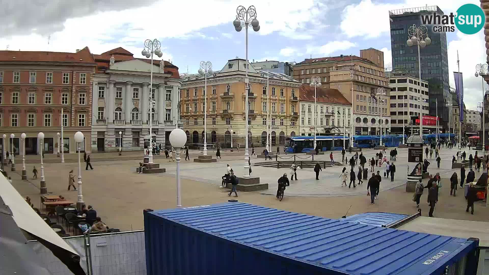 Zagreb spletna kamera trg Bana Jelačića