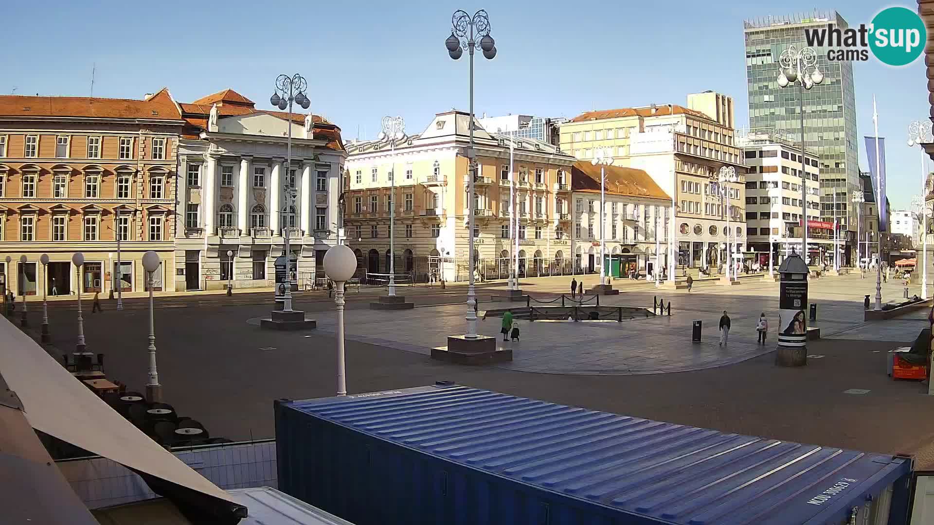 Zagreb spletna kamera trg Bana Jelačića