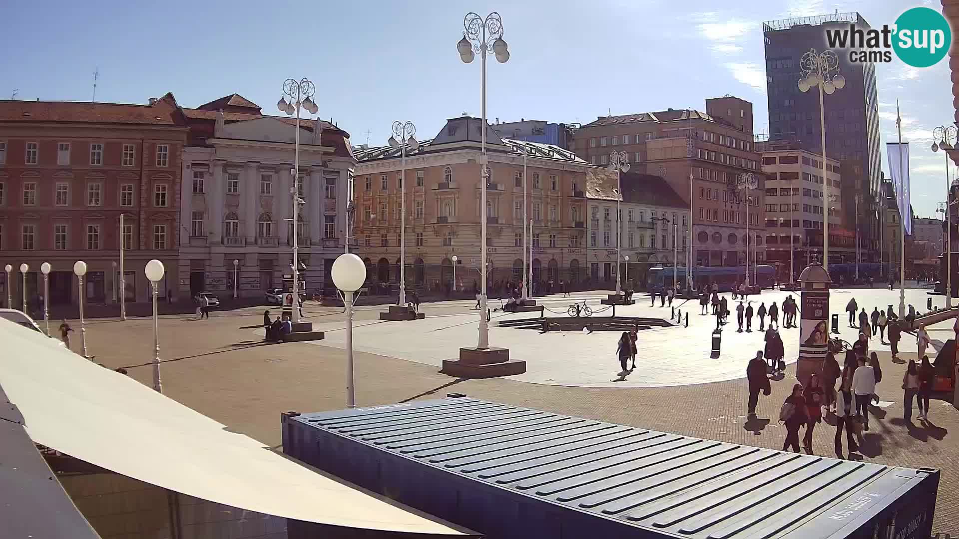 Zagreb Live Webcam – Bana Jelačić square