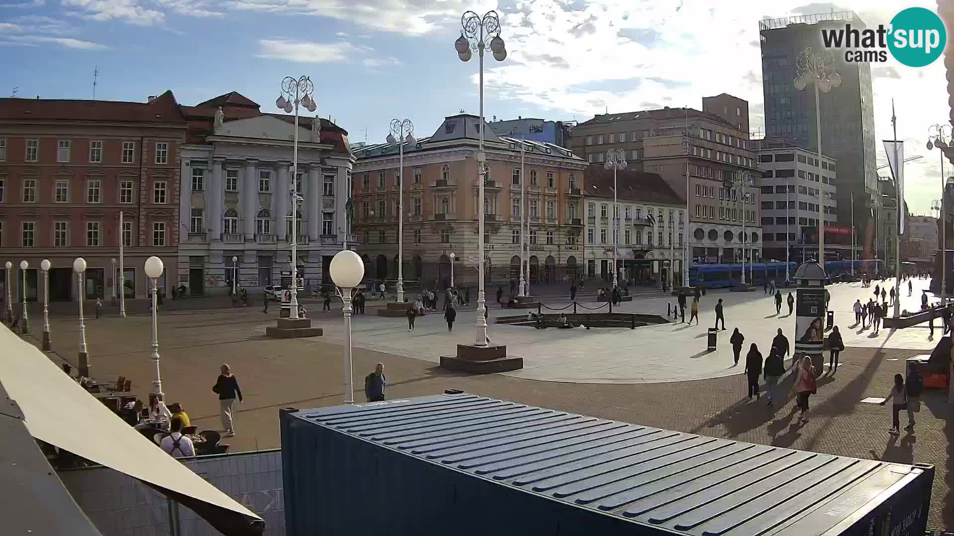 Zagreb Live Webcam – Bana Jelačić square